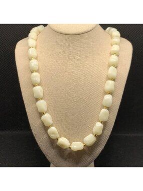 Trifari Lucite & Gold Tone Beaded Necklace Spring Ring Clasp Size 18" Length